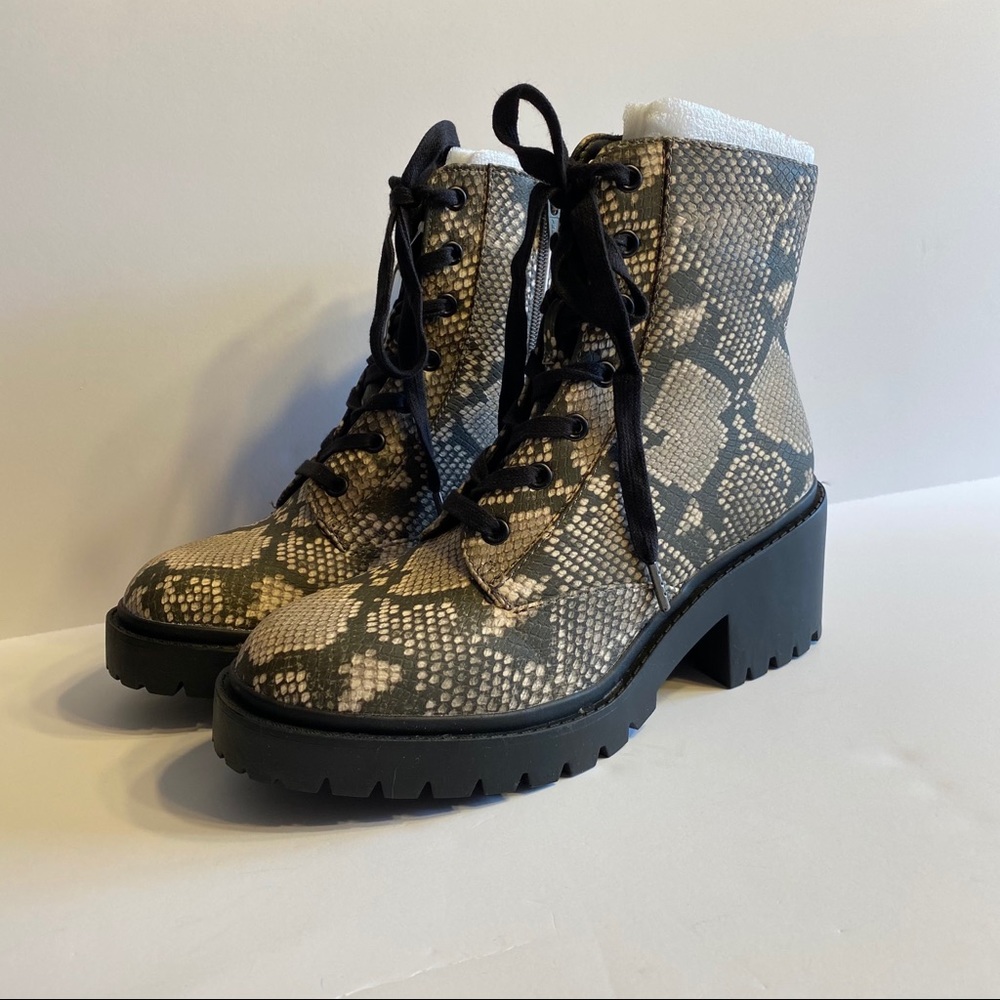 NWT Snakeskin Combat Boots Lace Zipper Chunky Heel